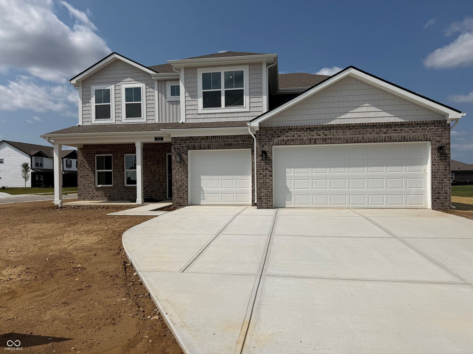 Property Photo:  920 Saddlebrook Farms Boulevard  IN 46184 