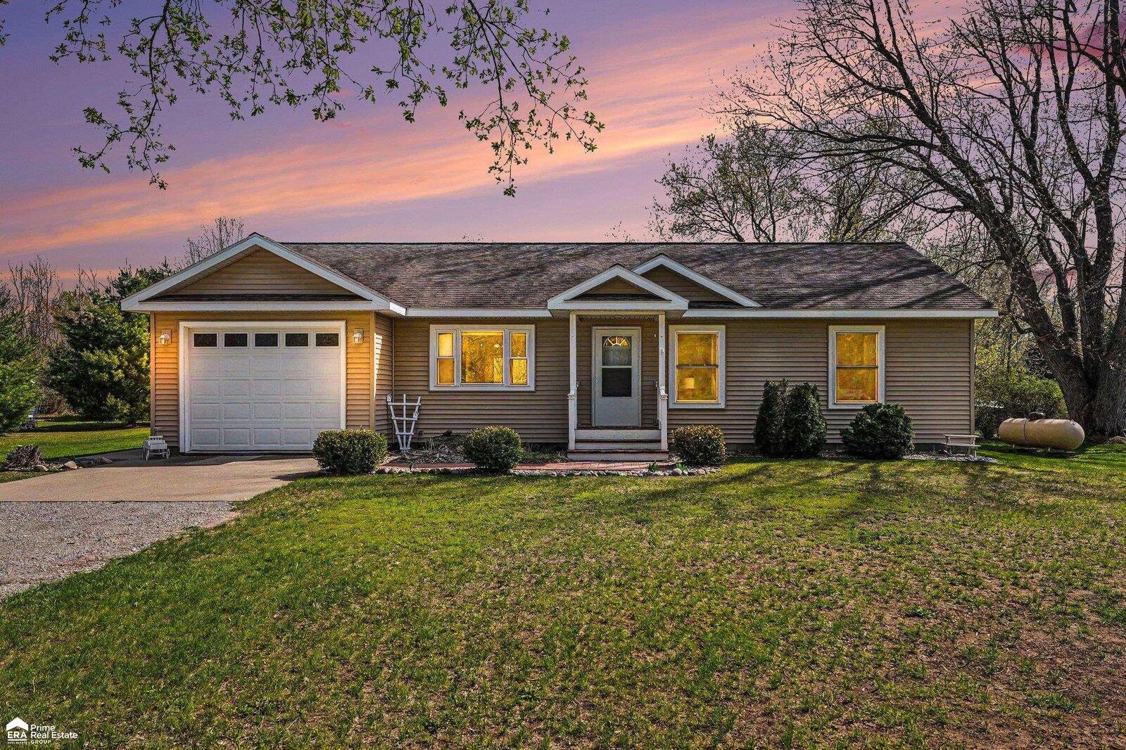 Property Photo:  510 E Main Street  MI 48739-8534 