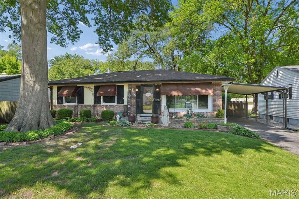 Property Photo: 705 S Lafayette Street MO 63031