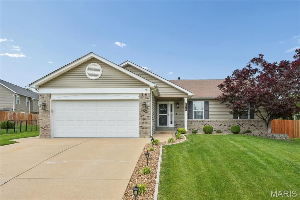 Property Photo:  2636 Red Cedar Parc Drive  MO 63368 