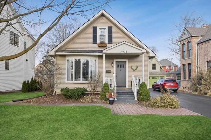 Property Photo:  4714 Highland Avenue  IL 60515 