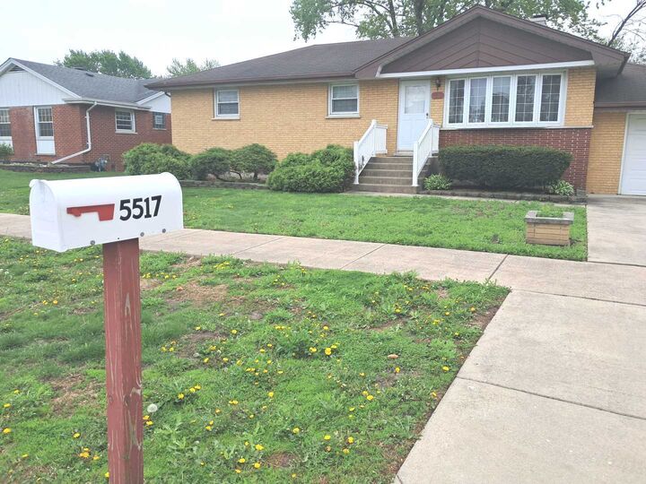 Property Photo:  5517 W 83rd Place W  IL 60459 