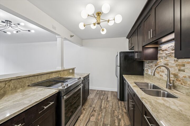 Property Photo:  200 N Dearborn Street 1007  IL 60601 