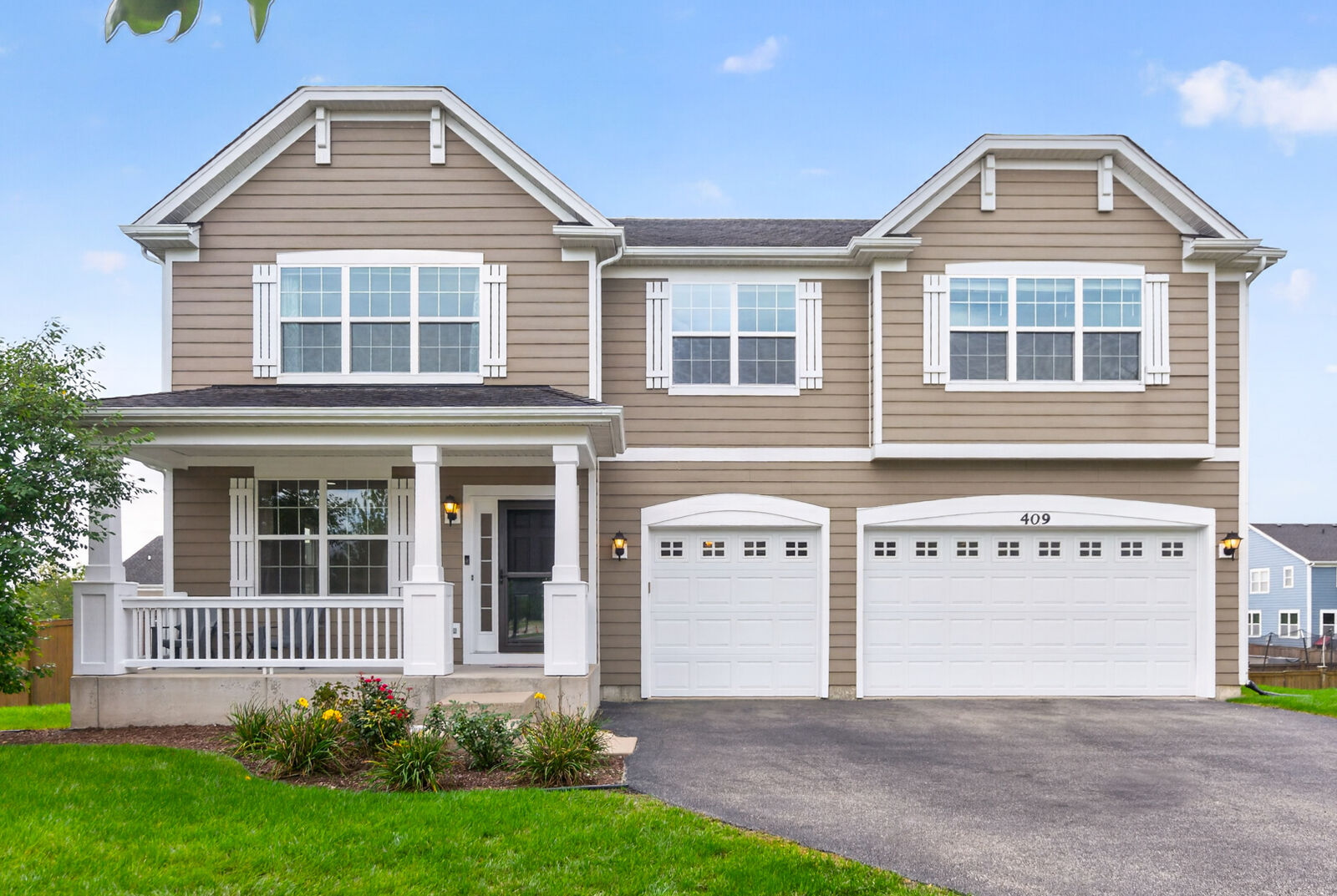 Property Photo: 409 Brockton Avenue IL 60124