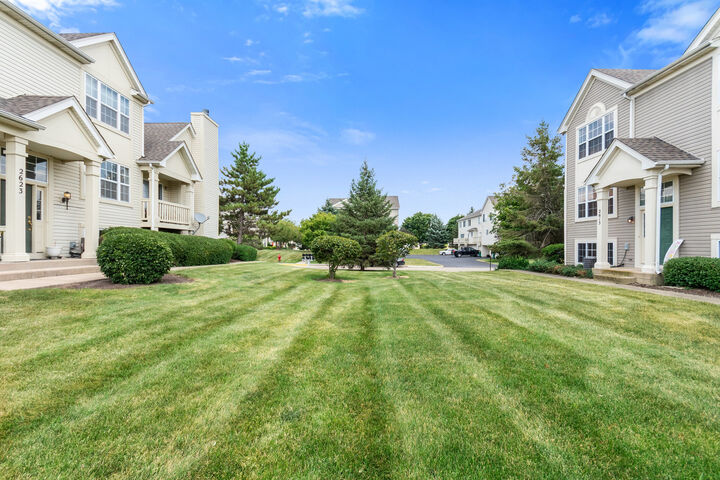 Property Photo:  2611 Canyon Drive 2611  IL 60586 