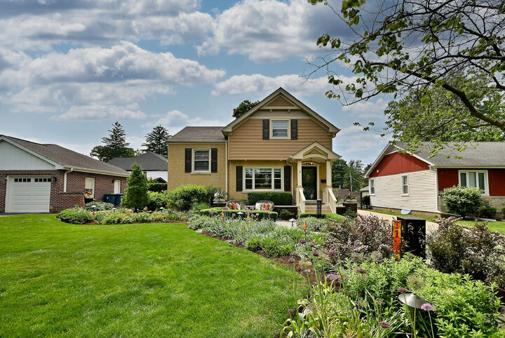 Property Photo: 114 S Poplar Avenue IL 60126