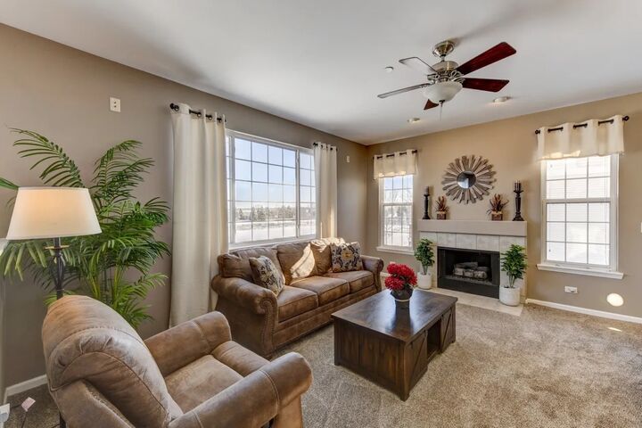 Property Photo:  1125 Hampton Lane  IL 60560 