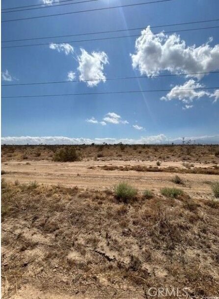 Property Photo:  223 E Avenue S  CA 93591 