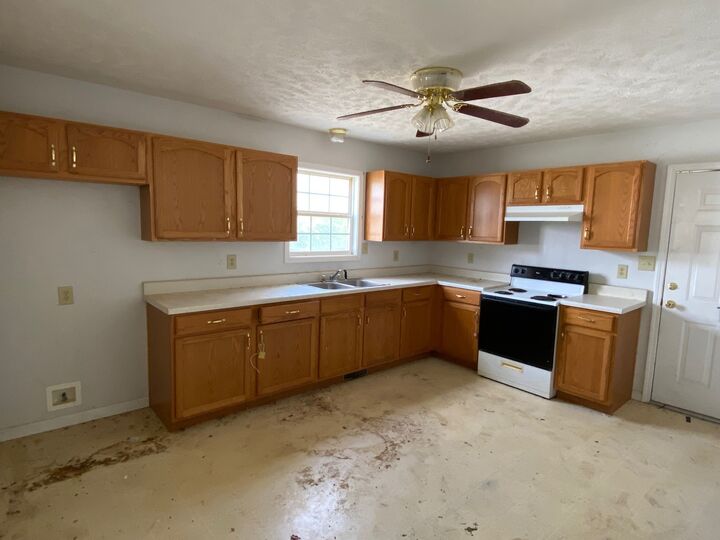 Property Photo:  1652 Vista Ln  TN 37043 