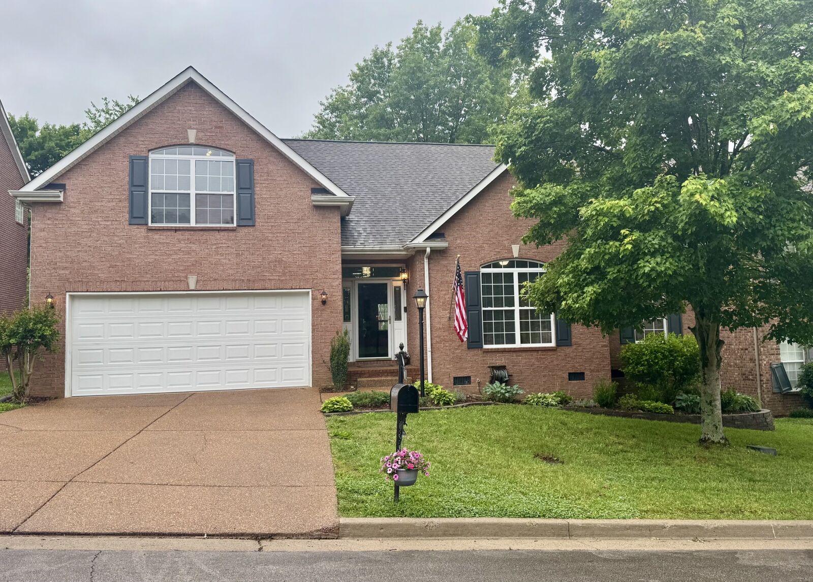 Property Photo:  704 Sherbrooke Ct  TN 37211 