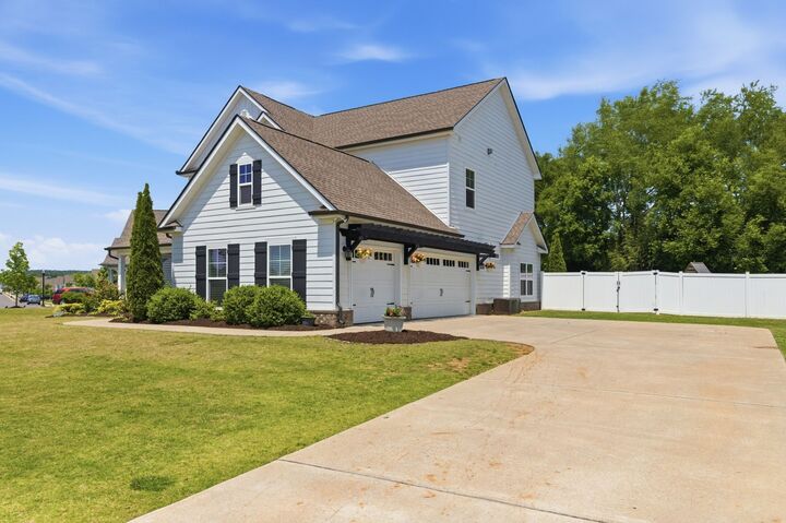 Property Photo:  5165 Bridgemore Blvd  TN 37129 