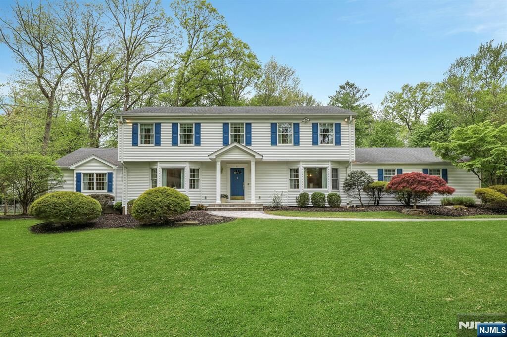 Property Photo:  37 Longridge Road  NJ 07645 