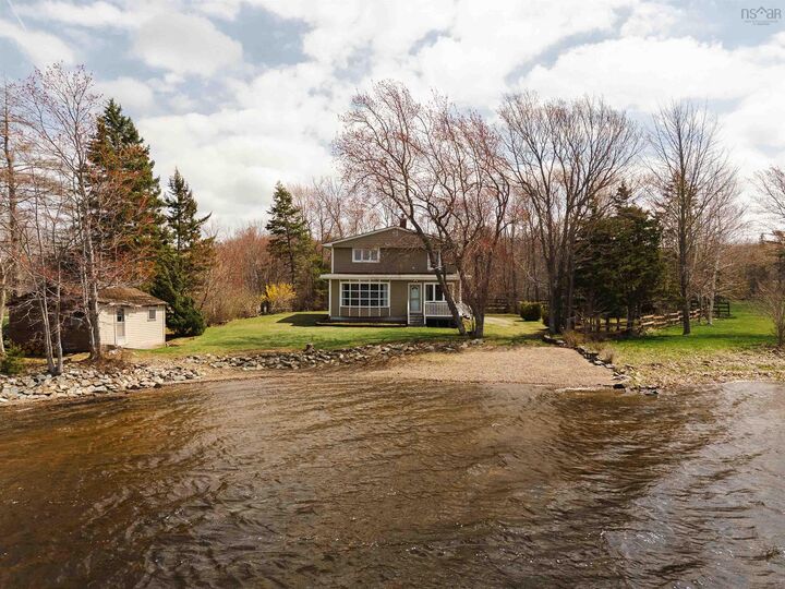 Property Photo:  4 Parkview Drive  NS B2T 1B1 