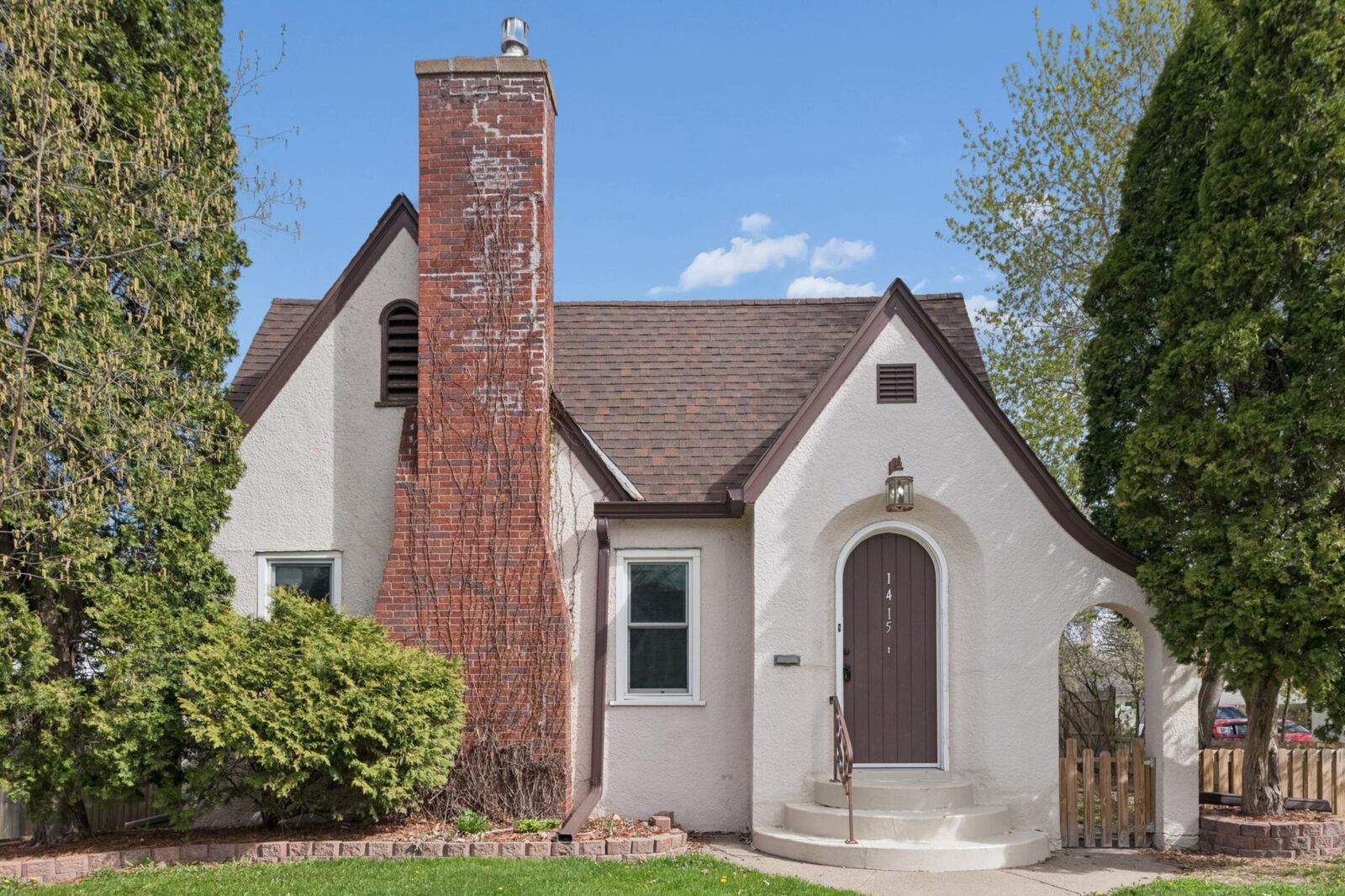 Property Photo:  1415 Oak Street  MN 56401 