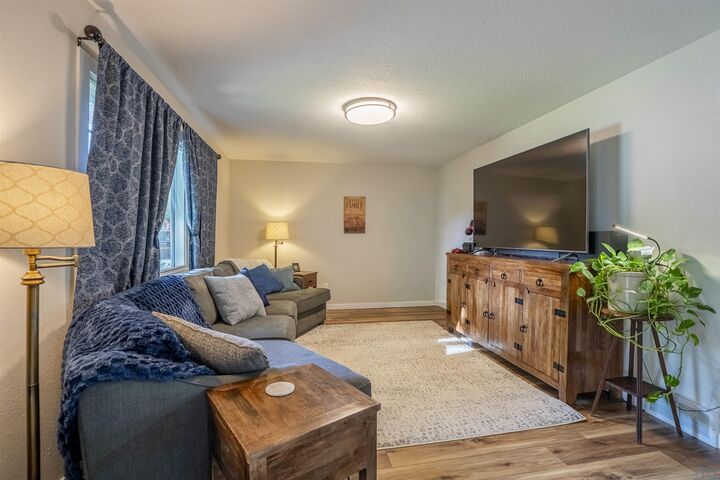 Property Photo:  205 Ridgewood Dr  IA 51031 