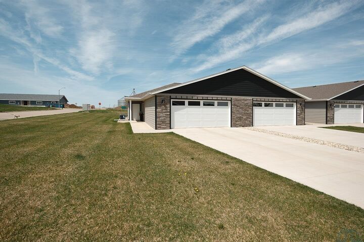 Property Photo:  2109 Walnut  IA 51239 