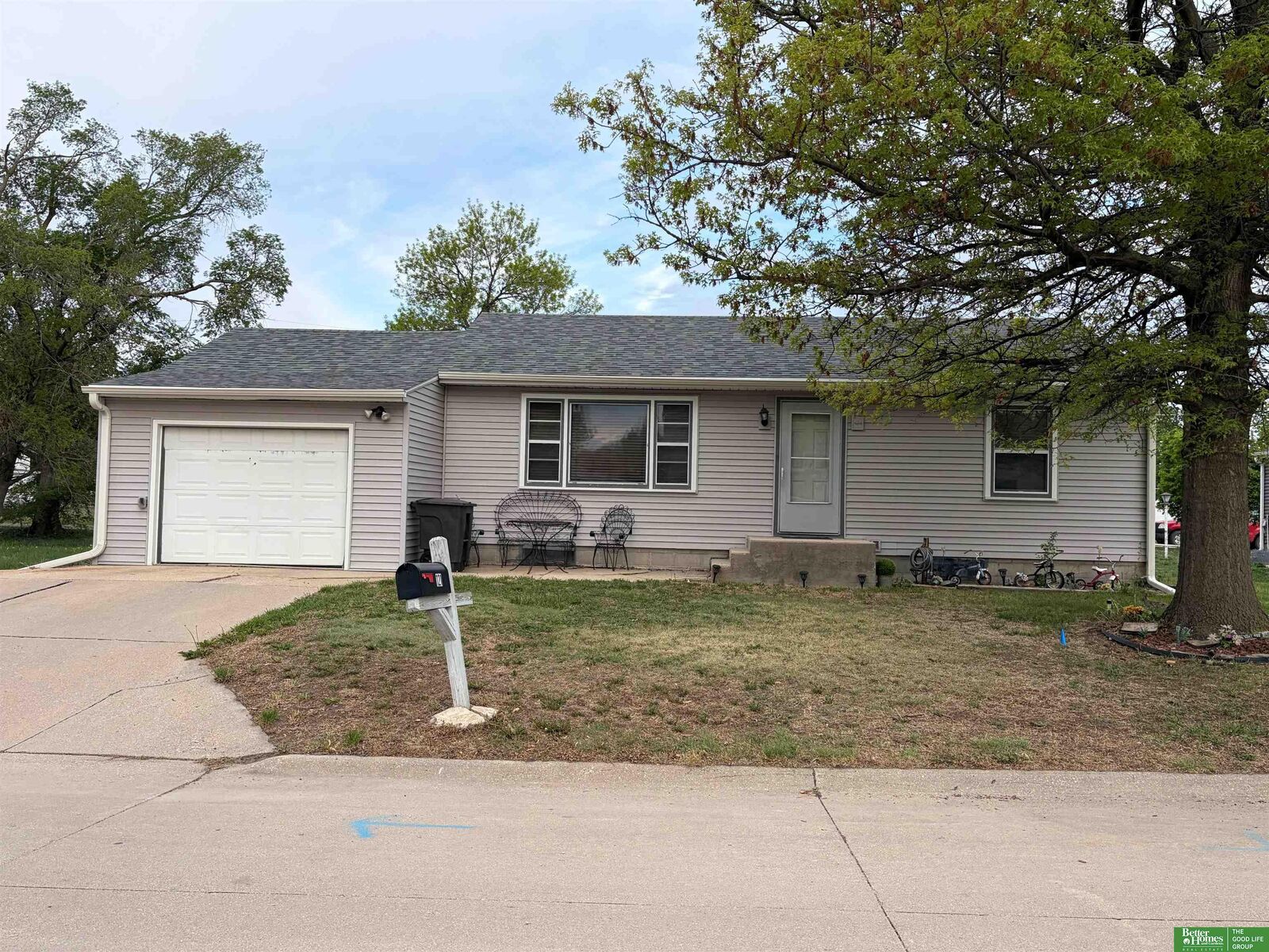 Property Photo:  121 N Iowa Avenue  NE 68647 