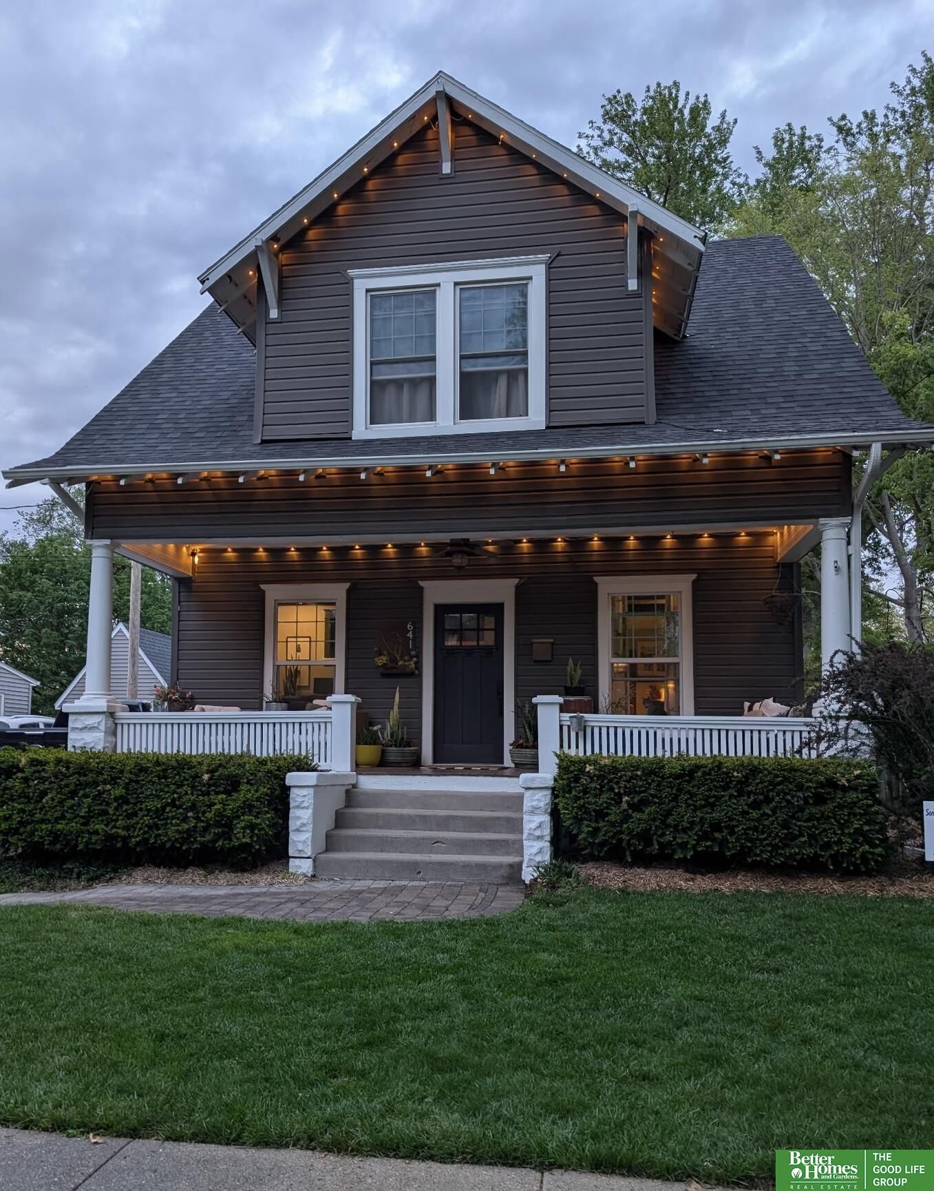 Property Photo:  641 E 9th Street  NE 68467 