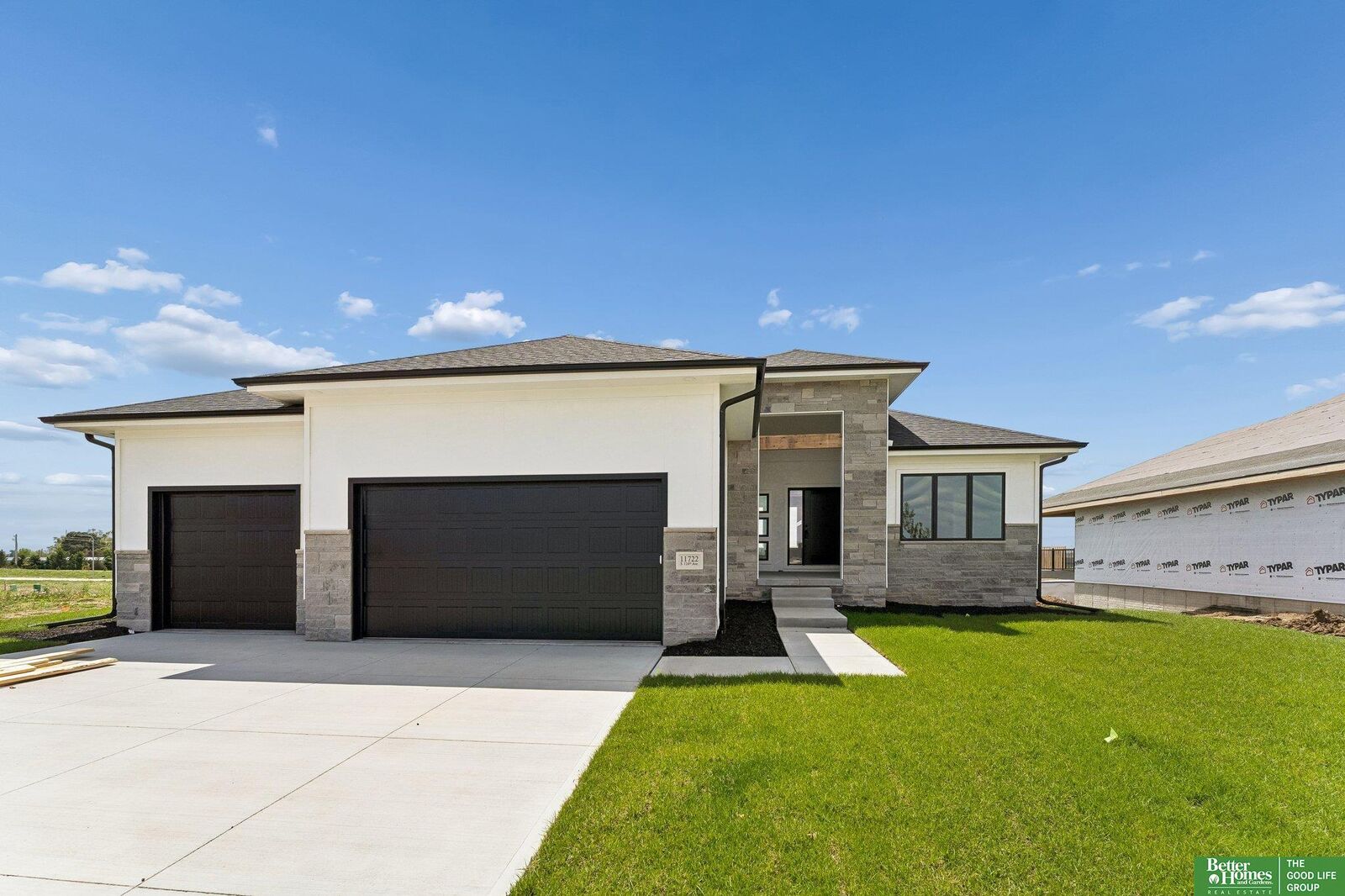 Property Photo:  11722 S 124th Avenue  NE 68046 