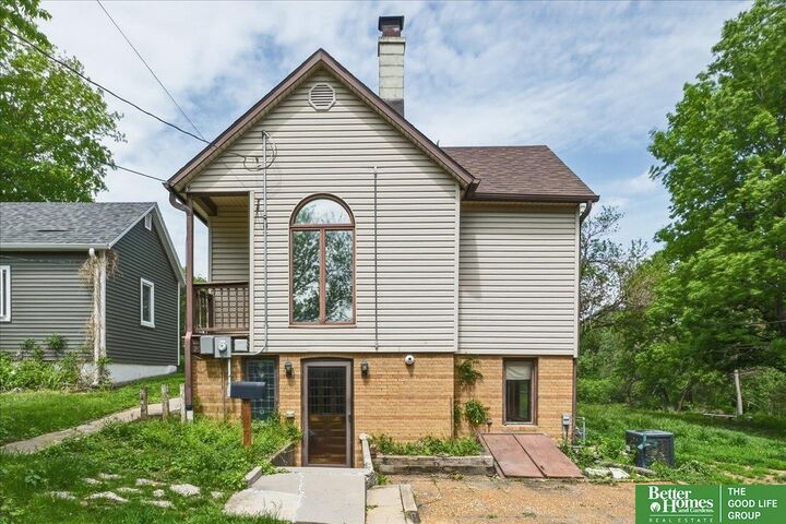 Property Photo:  1119 Arthur Street  NE 68107 