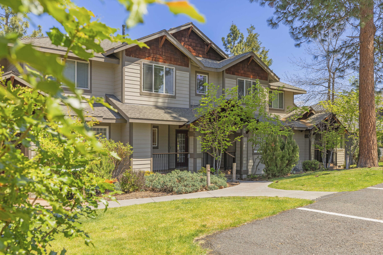 Property Photo:  5029 Falcon Drive  OR 97601 