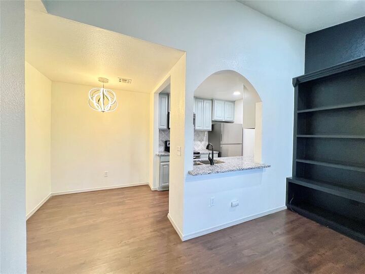 Property Photo:  11525 N Meridian Avenue 203  OK 73120 