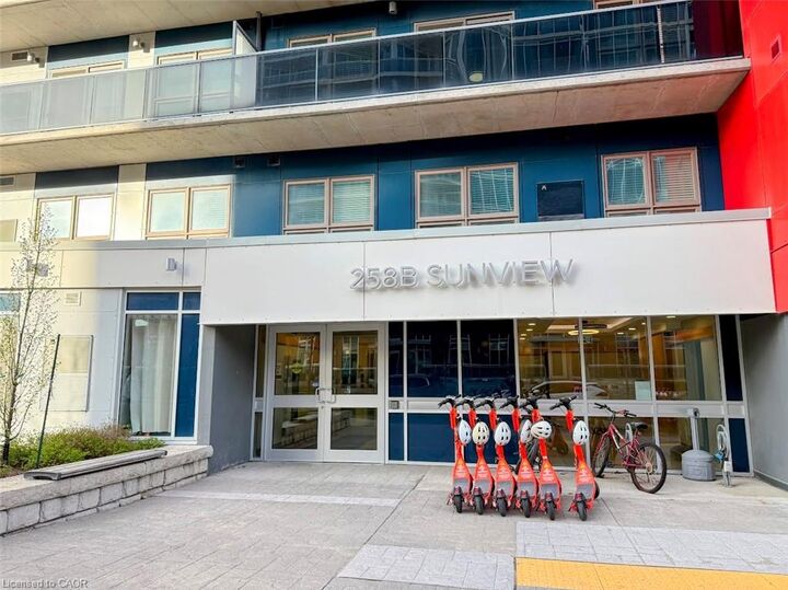 Property Photo:  258B Sunview Street 283  ON N2L 0H7 