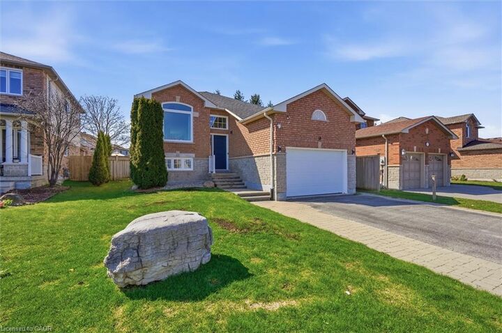 Property Photo:  19 Leslie Avenue  ON L4N 9N9 