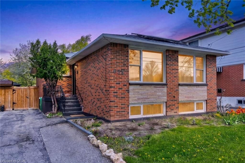 Property Photo:  624 Upper Ottawa Street  ON L8T 3T5 