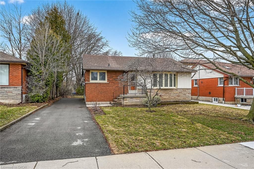 Property Photo:  134 West 28th Street  ON L9C 5B2 