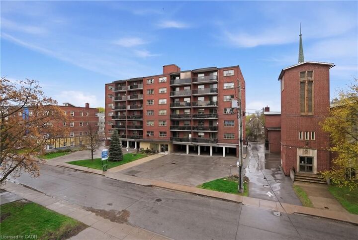 Property Photo:  30 Summit Avenue 401  ON L8V 2R8 