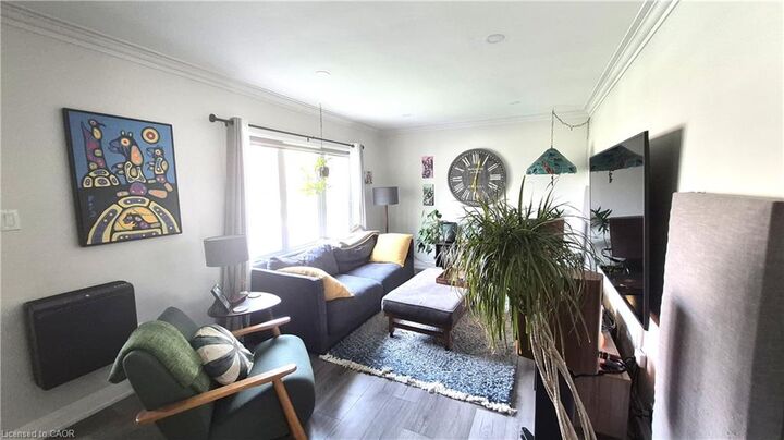 Property Photo:  129 Moore Avenue S  ON N2J 1X4 