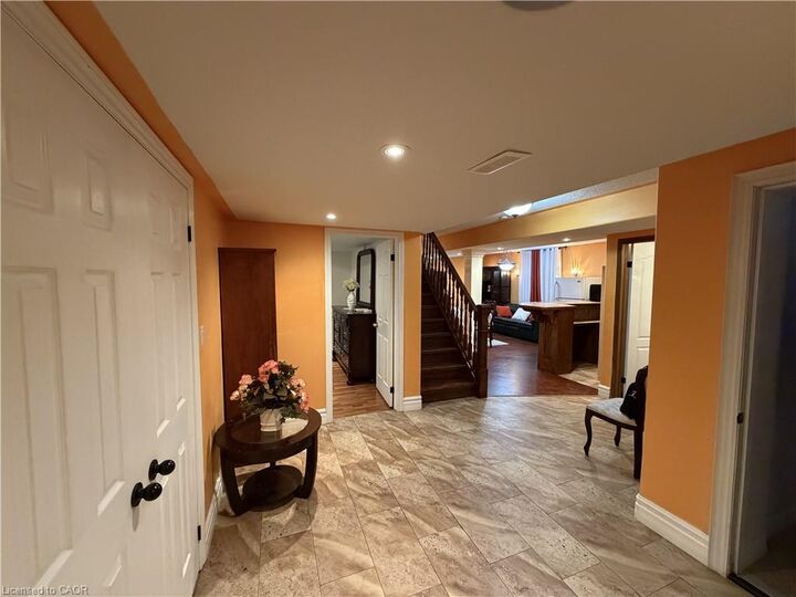 Property Photo:  2 Pineridge Drive  ON L9A 5K2 
