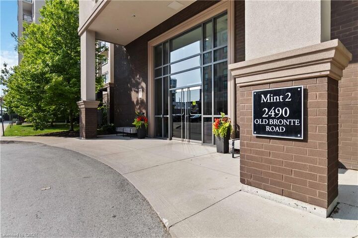 Property Photo:  2490 Old Bronte Road 301  ON L6M 0Y5 
