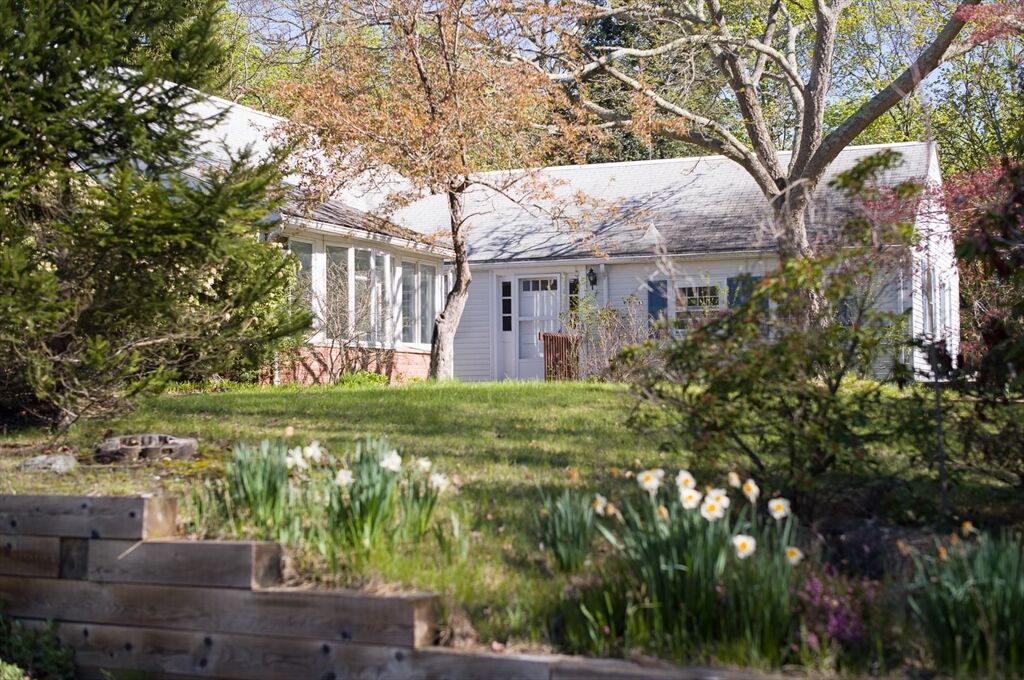 Property Photo:  5 Summer Street  MA 02493 