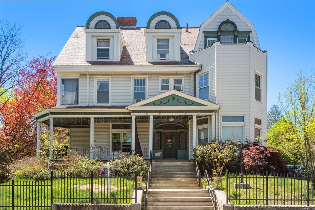 Property Photo:  5 Claremont Street  MA 01610 