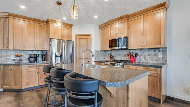 Property Photo:  36 New Brighton Landing SE  AB T2Z 0S5 