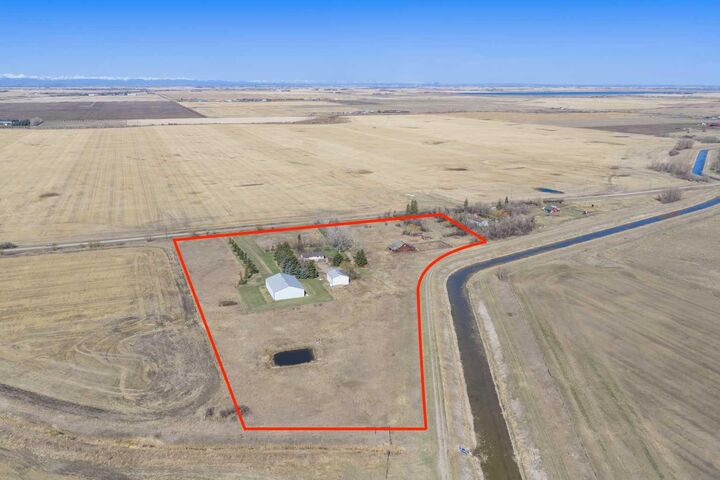 Property Photo:  222075 Range Road 264  AB T0J 0M0 