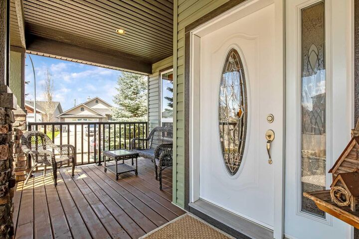 Property Photo:  1126 Highland Green View NW  AB T1V 1X1 