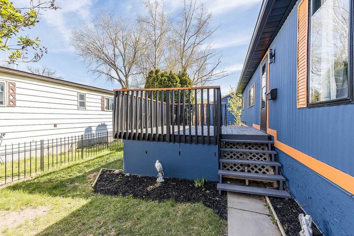 Property Photo:  4000 13th Avenue SE 30  AB T1B 1J3 