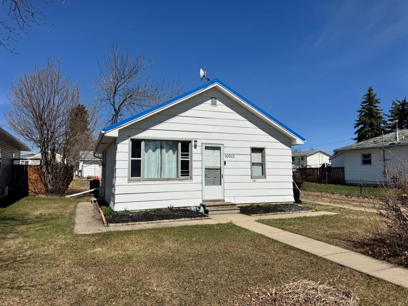Property Photo:  10816 107 Avenue  AB T0H 1L0 