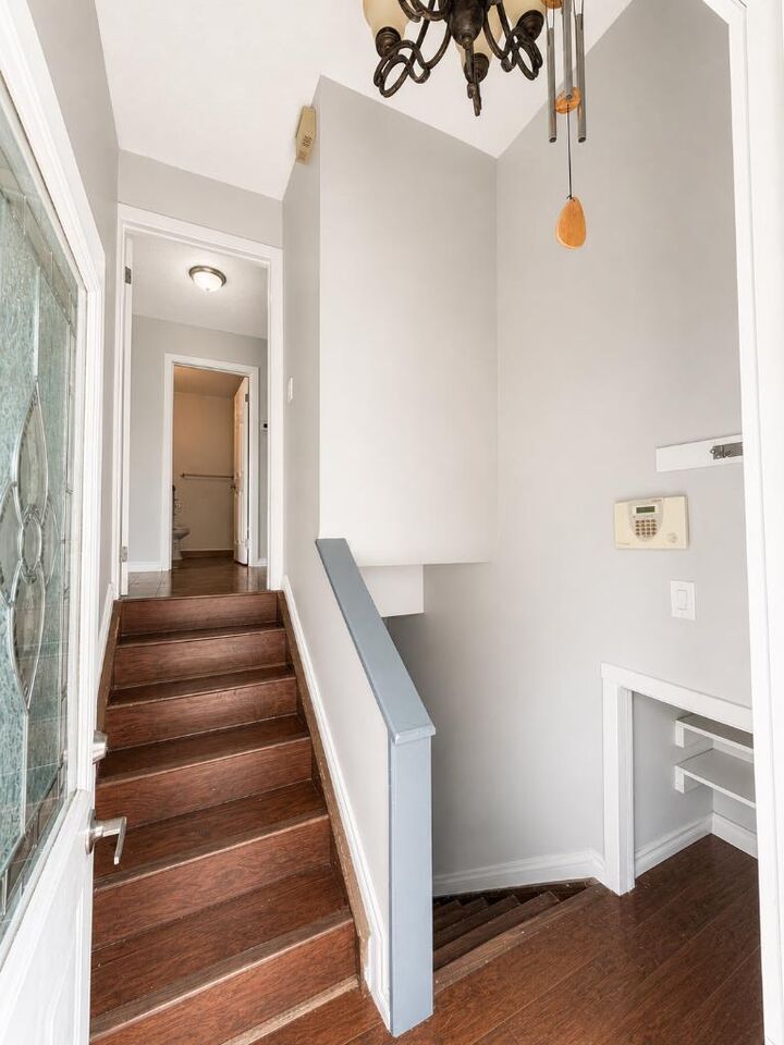 Property Photo: 422 40 Street NE AB T2A 0M5