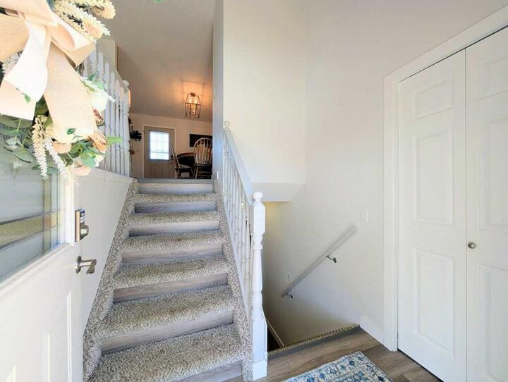 Property Photo:  1013 10 Avenue SE  AB T0G 2A3 
