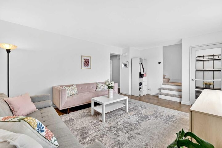 Property Photo:  465 Killarney Glen Court SW  AB T3E 7H4 