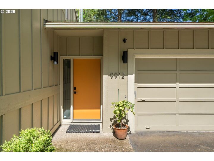 Property Photo:  9912 SW Quail Post Rd  OR 97219 