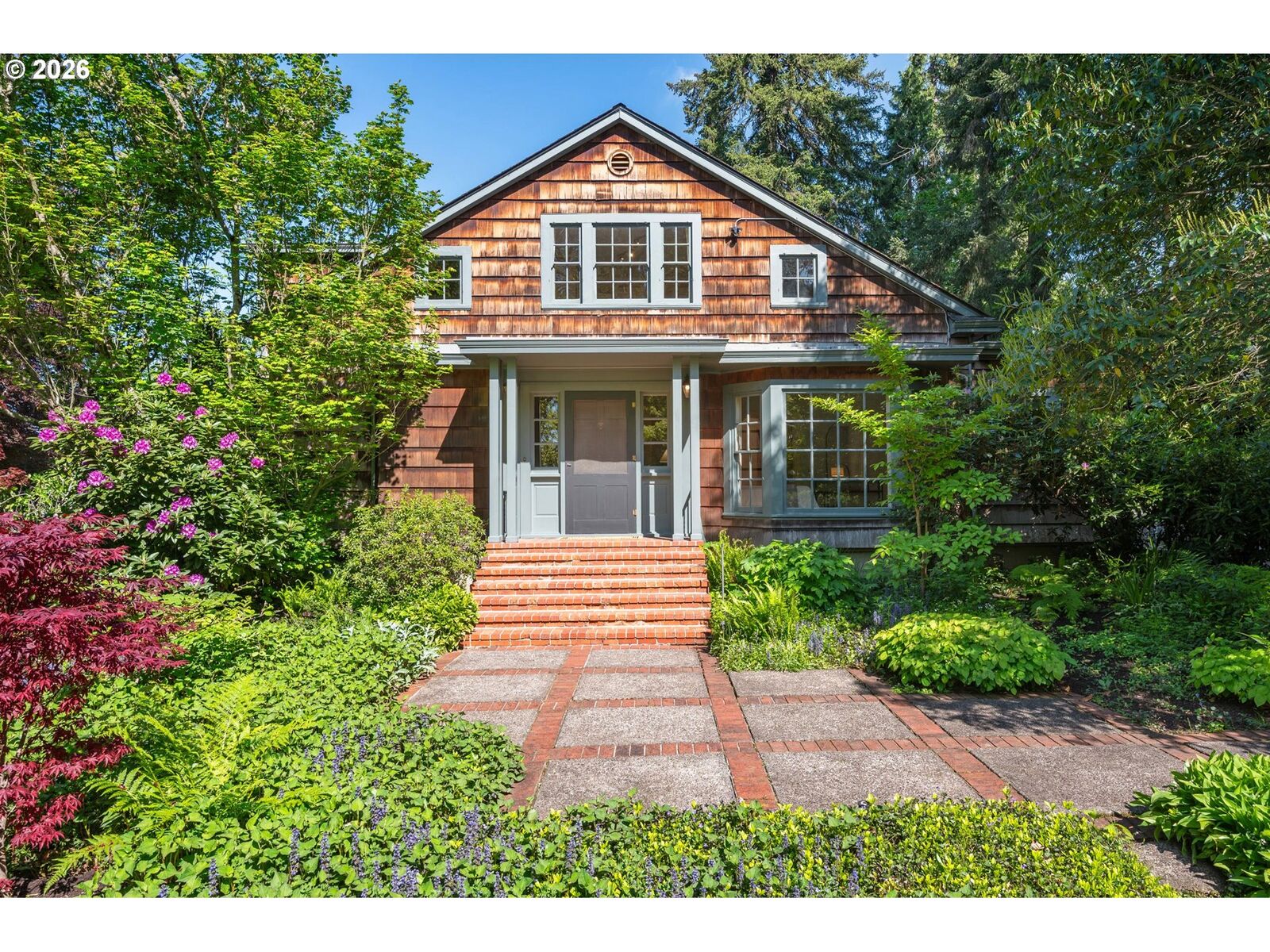 Property Photo:  2303 McMorran Ave  OR 97403 