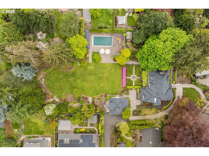 Property Photo:  6687 SE Scott Dr  OR 97215 