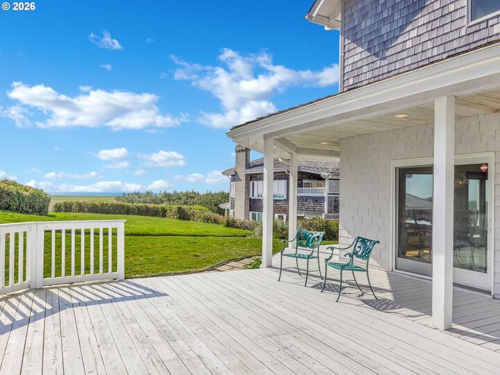 Property Photo:  4810 High Ridge Rd  OR 97138 