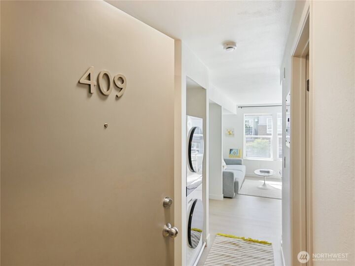 Property Photo:  420  Valley Street W409  WA 98109 