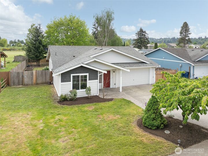 Property Photo:  134  5th Avenue SE  WA 98047 